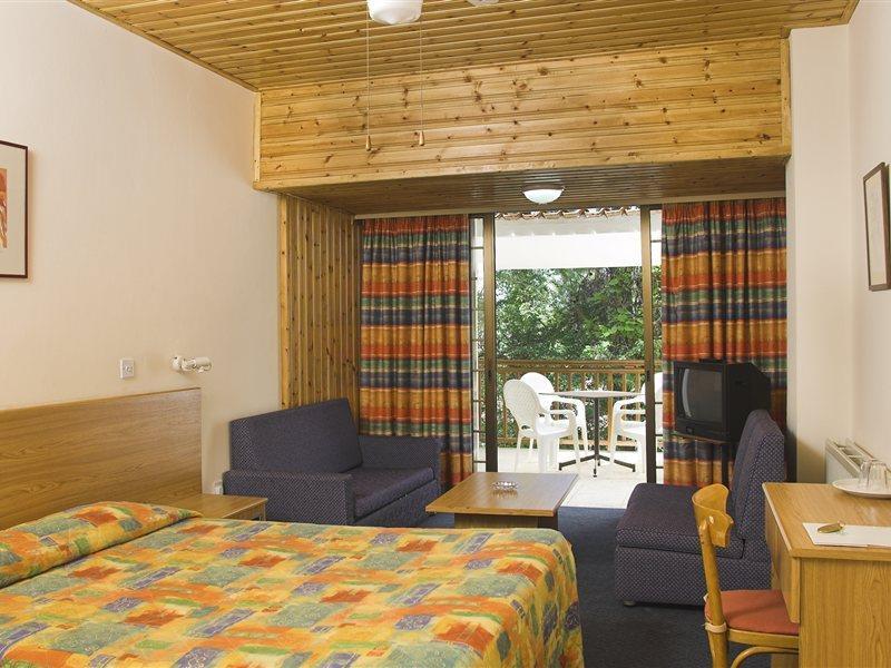 Pendeli Hotel Платрес Екстериор снимка
